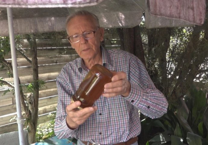 6155af8b-27e0-4a78-9521-5a940a0a0a64-553902-1631616438cacak-dusan-kukic-zna-da-je-med-kao-lek-fotorina1-f-690x480-1-1